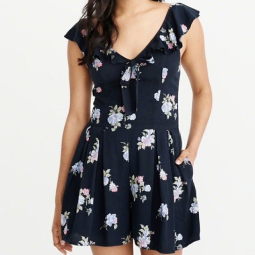 Abercrombie & Fitch Navy Floral Romper - Picture 1 of 2